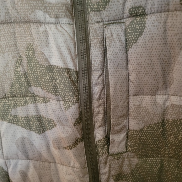 EUC Cabela's Outdoor Gear Camo Vest - Picture 2 of 5